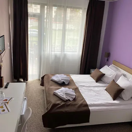 Хотел грами 3*