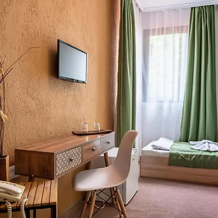 Хотел грами