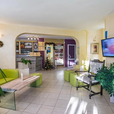 Хотел грами 3*